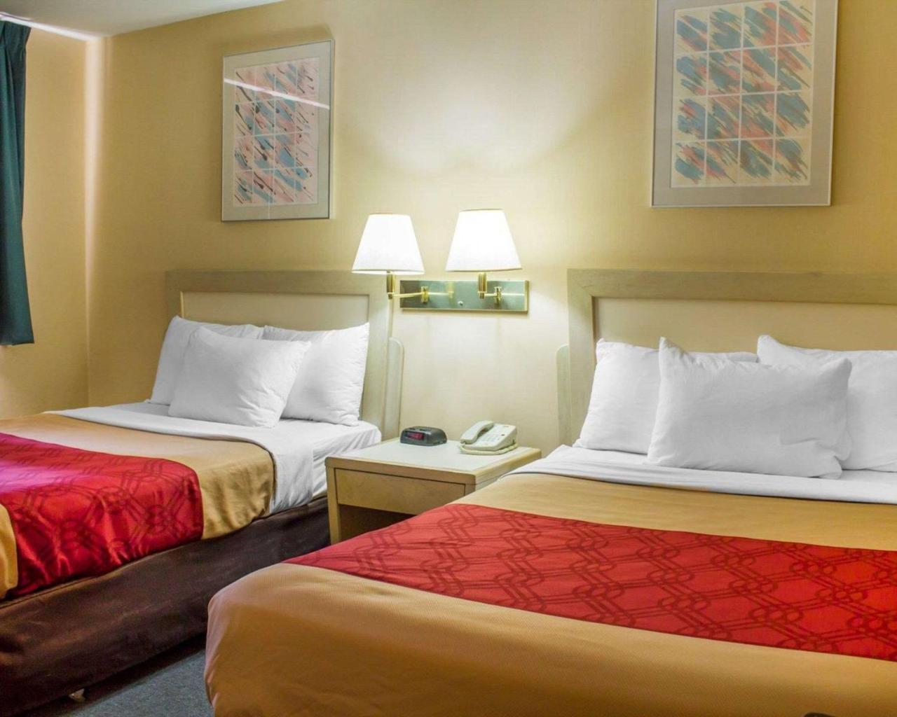 Hotel Econo Drums